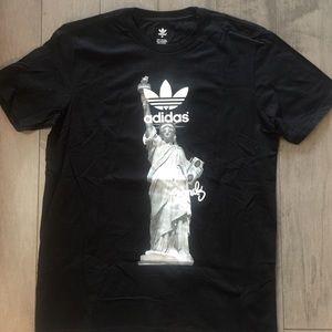 BRAND NEW NO TAGS Adidas New York City NYC T SHIRT